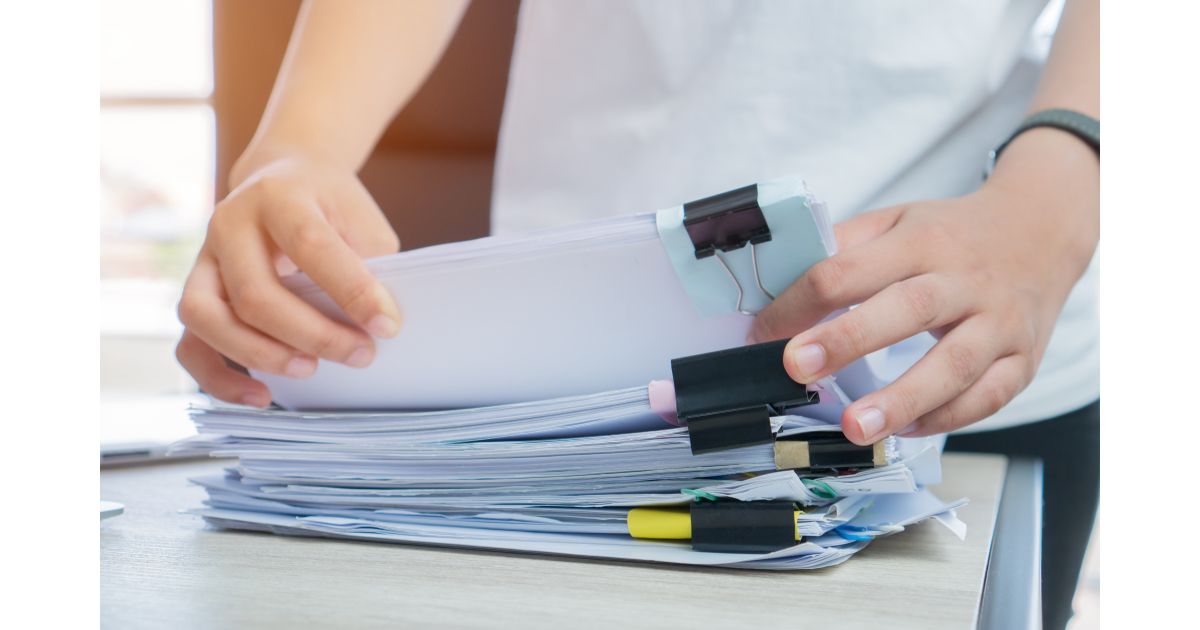 Por quanto tempo você deve guardar documentos da empresa? Entenda os diferentes casos!